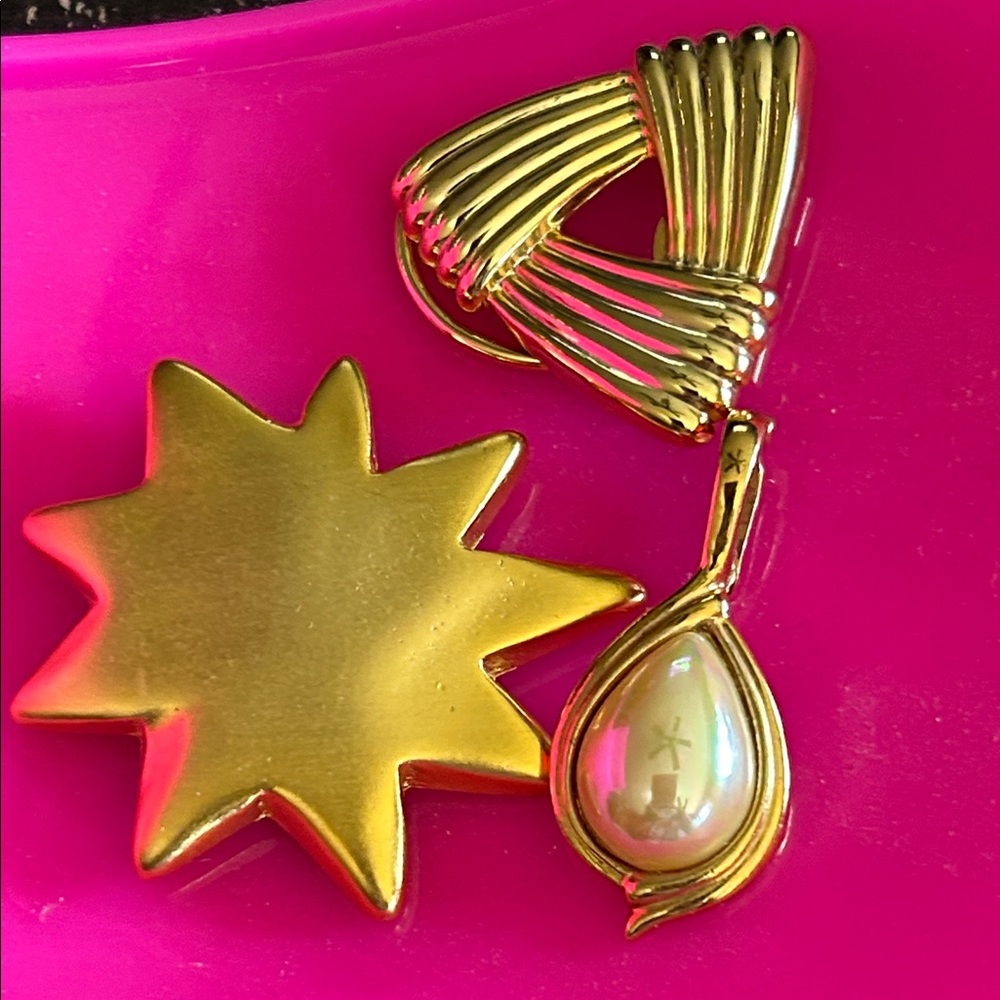 Victoria’s Secret brooch